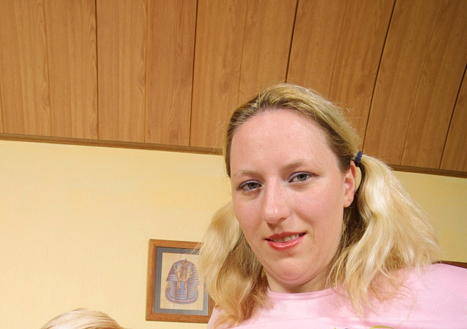 June et Karen, amies de poitrine