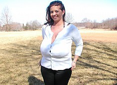 Maria Moore Big Boobs Outside