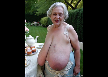 Grannies Tea Party Tit Play