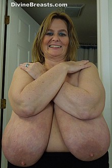 Sarah videos on CurveFanz