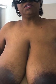 Ebony Mumba on CurveFanz