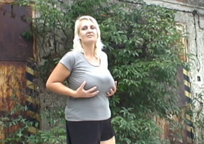 Saggy Sonja Hanger Swings - Saggy Sonja - Divine Breasts video on CurveFanz